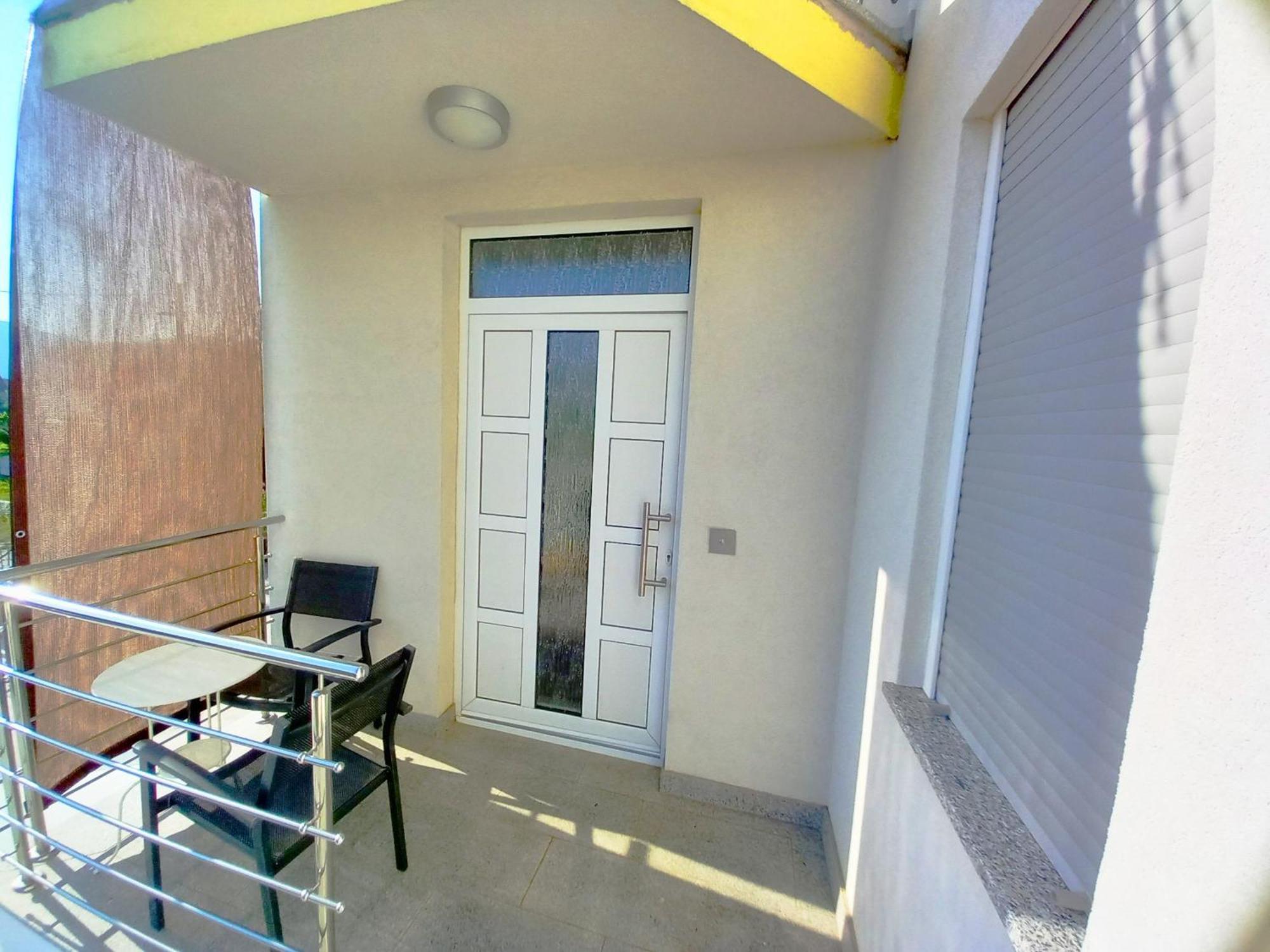 Ornamenta - 5min To - Free Parking Apartament