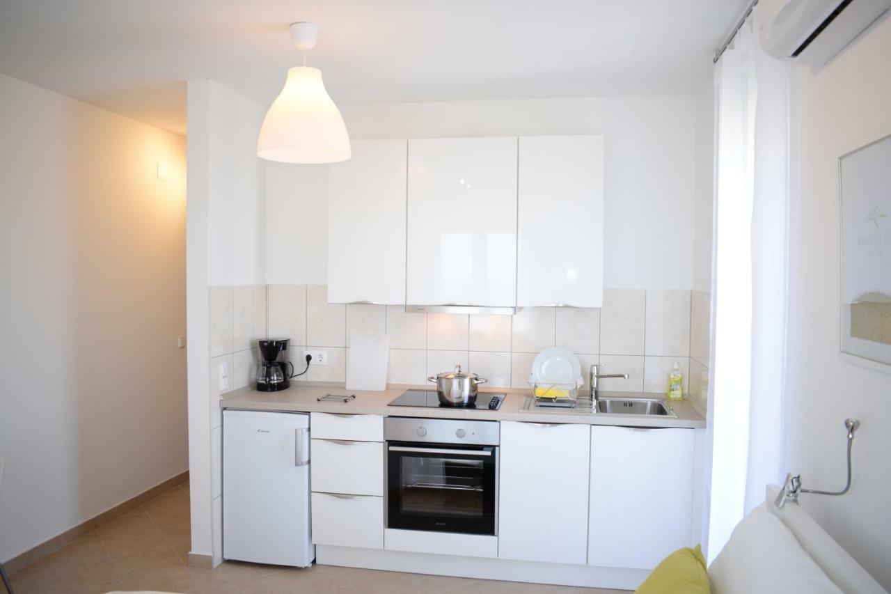 Ornamenta - 5min To - Free Parking Apartament Kaštela